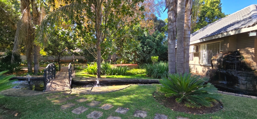 5 Bedroom Property for Sale in Stilfontein Ext 4 North West